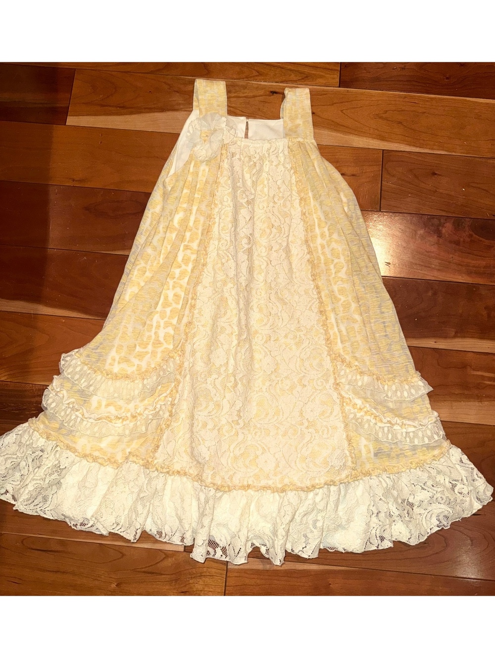 Isobella & Chloe Girls Size 8 Tan, Ivory & White Lace Dress with Floral Accent